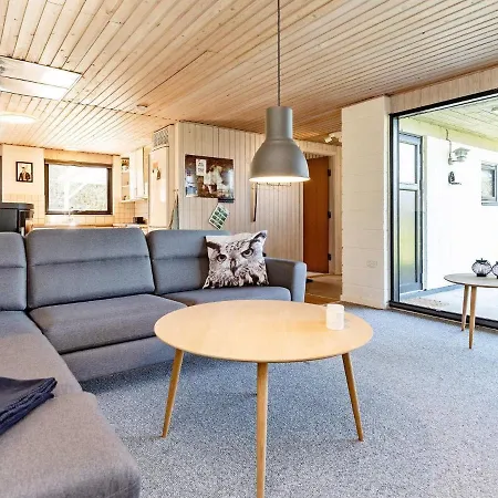 Prázdninový dům 6 Person In Veslos-by Traum *