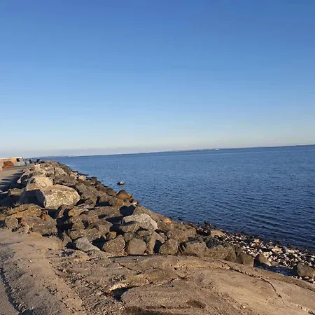 6 Person In Veslos-by Traum